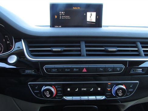 Used 2017 Audi Q7 3.0T Premium Plus image 11