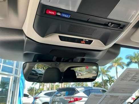 Used 2024 Subaru Crosstrek 2.0i Premium image 27