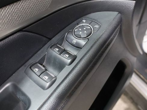 Used 2018 Ford Explorer XLT image 14