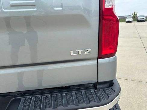 Used 2025 Chevrolet Silverado 1500 LTZ AWD/4WD image 29