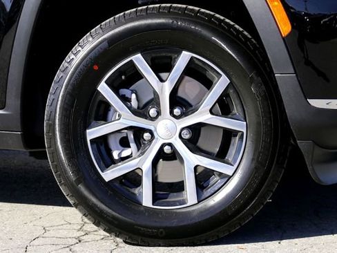 New 2025 Jeep Grand Cherokee L Limited w/ Trailer Tow Package AWD/4WD image 2