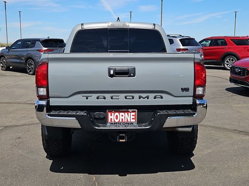 Used 2021 Toyota Tacoma SR5 RWD image 6