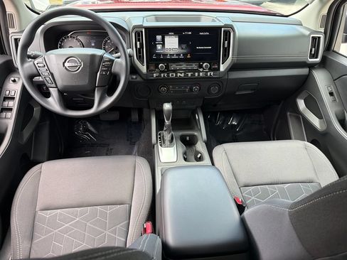 Certified 2025 Nissan Frontier SV RWD image 12