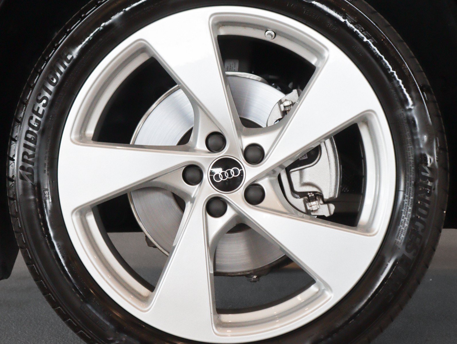Used 2025 Audi Q5 Premium w/ Premium Plus AWD/4WD image 5