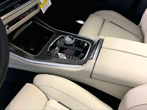 New 2026 BMW X5 M60i image 7