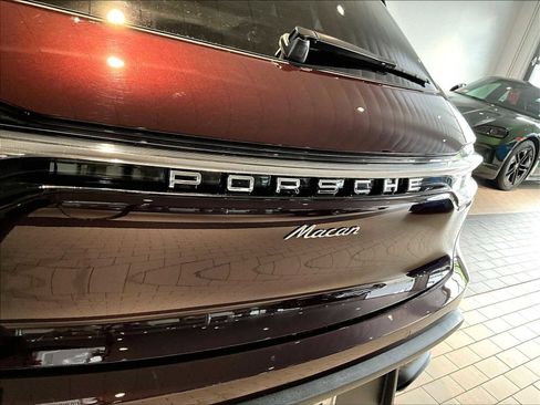 Used 2025 Porsche Macan image 37