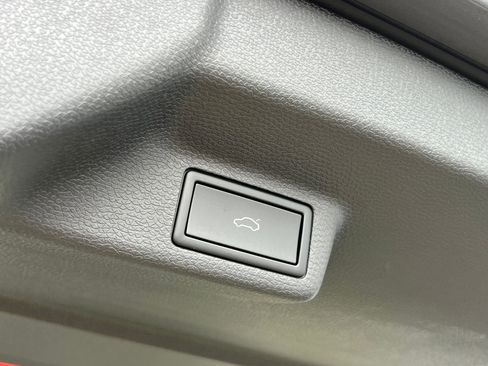 Used 2025 Volkswagen ID. Buzz 1st Edition AWD/4WD image 30