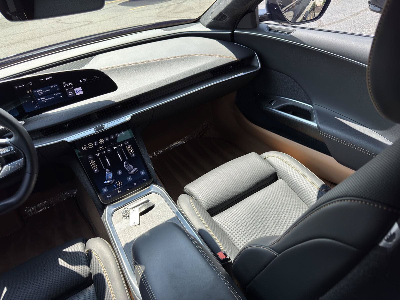 Used 2025 Lucid Air Touring AWD/4WD image 35