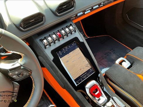 Used 2024 Lamborghini Huracan Tecnica image 7