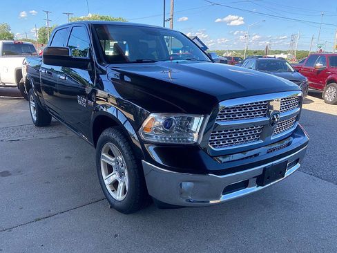 Used 2017 RAM 1500 Laramie AWD/4WD image 5