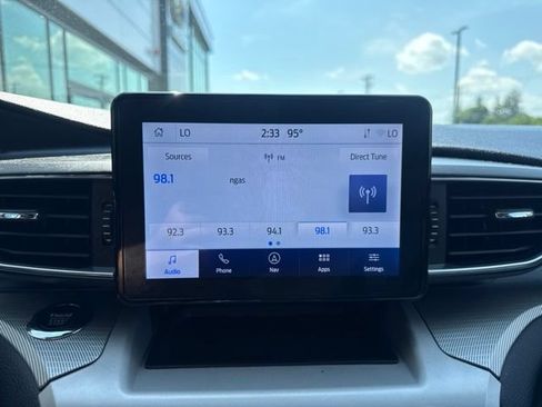 Used 2023 Ford Explorer XLT w/ Equipment Group 202A AWD/4WD image 17