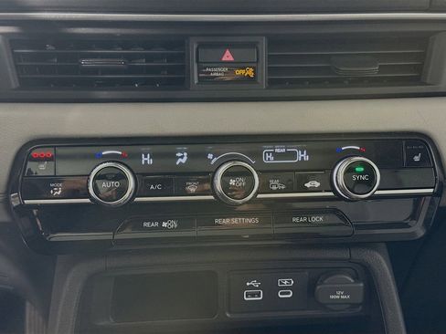 Certified 2024 Honda Pilot Touring image 15