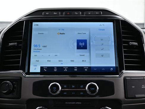 Used 2022 Ford F250 Lariat w/ Tremor Off-Road Package image 32