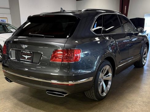 Used 2018 Bentley Bentayga image 20