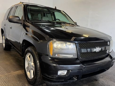 Used 2008 Chevrolet TrailBlazer LT w/ Sun And Sound Package image 2