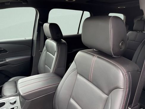 Used 2024 Chevrolet Traverse RS image 8
