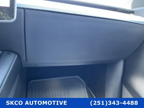 Used 2022 Tesla Model Y Performance AWD/4WD image 24