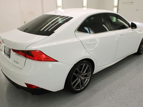 Used 2019 Lexus IS 350 F Sport image 10