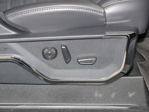 Certified 2025 Ford F350 Platinum image 28