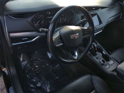 Used 2023 Cadillac XT4 Premium Luxury image 11