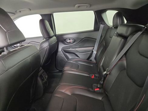 Used 2022 Jeep Cherokee Trailhawk w/ Comfort/Convenience Group image 15