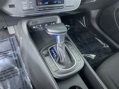 Used 2025 Hyundai Kona SEL image 31