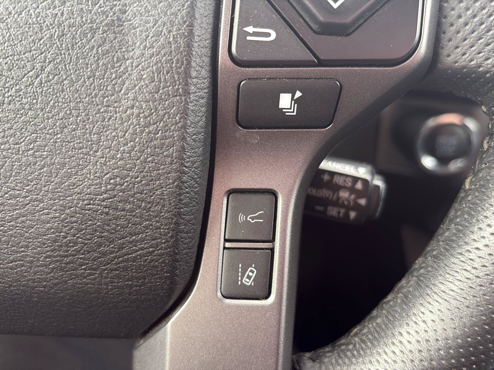 Used 2022 Toyota Tacoma TRD Off-Road AWD/4WD image 47