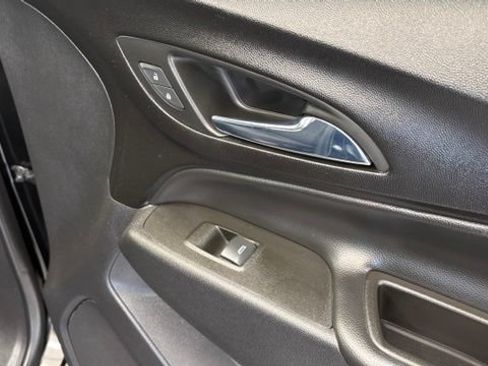 Used 2022 Chevrolet Equinox LT AWD/4WD image 24