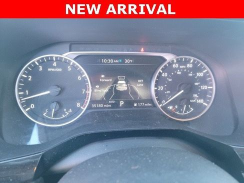 Used 2022 Nissan Pathfinder SV w/ SV Premium Package image 8