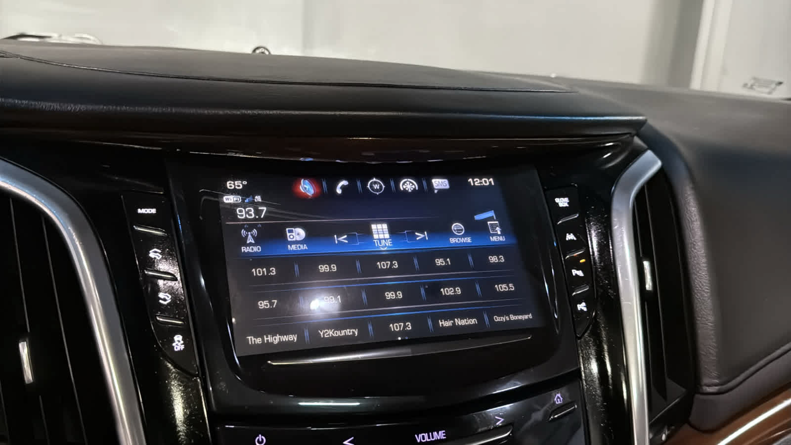 Used 2019 Cadillac Escalade Luxury AWD/4WD image 15