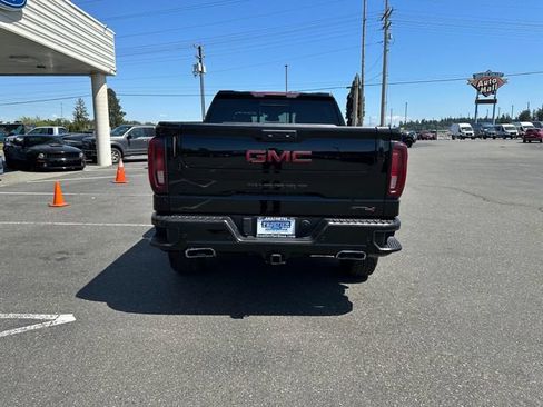 Used 2023 GMC Sierra 1500 AT4 w/ AT4 Premium Package AWD/4WD image 3