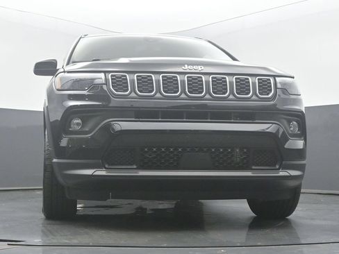 Used 2025 Jeep Compass Latitude AWD/4WD image 60
