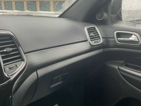 Used 2021 Jeep Grand Cherokee Freedom Edition image 28