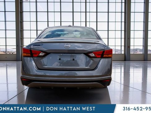 Used 2025 Nissan Altima 2.5 SV FWD image 33