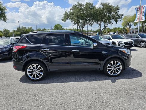 Used 2016 Ford Escape SE w/ SE Chrome Package FWD image 2