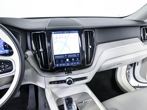 Certified 2022 Volvo XC60 B6 Inscription w/ Advanced Package AWD/4WD image 14
