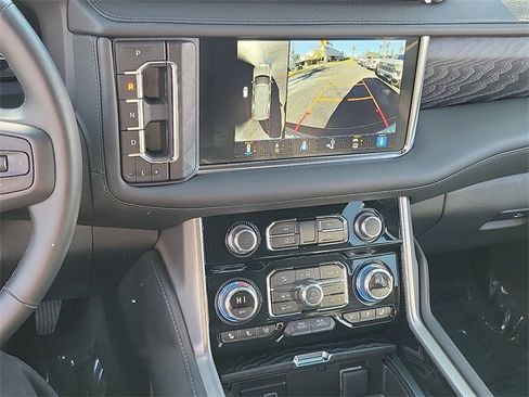 Used 2023 GMC Yukon Denali image 11