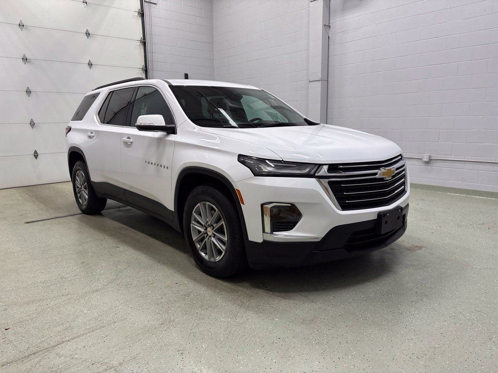 Used 2023 Chevrolet Traverse LT AWD/4WD image 2