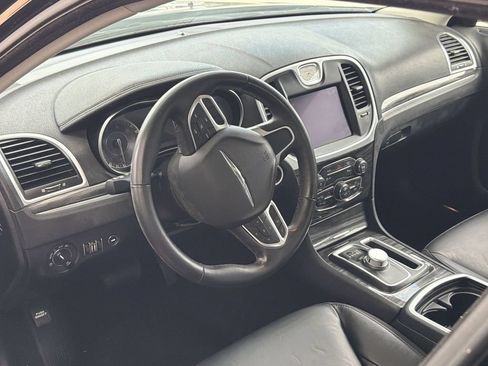 Used 2021 Chrysler 300 Touring L RWD image 7