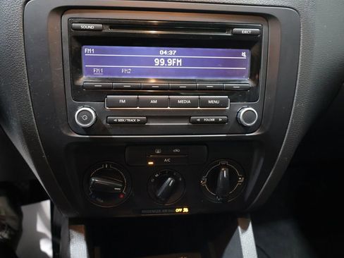 Used 2013 Volkswagen Jetta S image 23