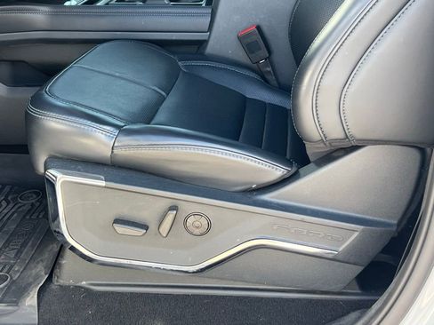 Used 2025 Ford F350 Platinum AWD/4WD image 24