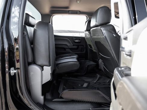 Used 2018 Chevrolet Silverado 1500 Custom w/ Custom Value Package image 33