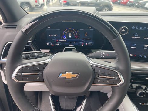 New 2025 Chevrolet Suburban Premier image 28