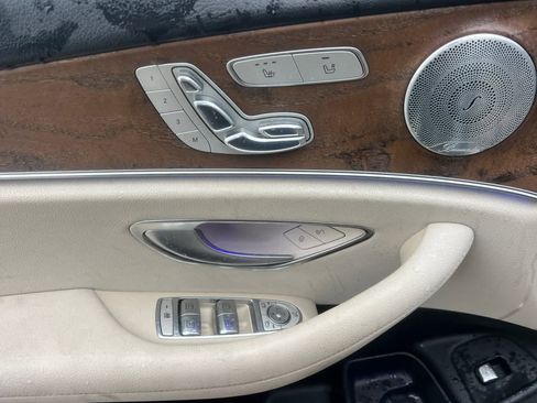 Used 2018 Mercedes-Benz E 300 image 13