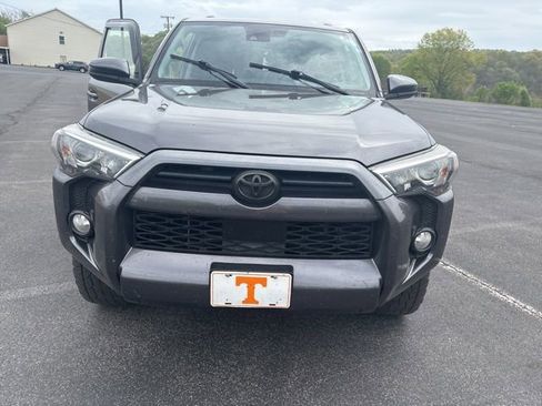 Used 2020 Toyota 4Runner SR5 image 2