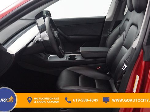 Used 2022 Tesla Model Y Performance AWD/4WD image 9