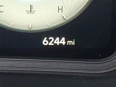 Used 2023 Hyundai Kona Limited w/ Winter Weather Package image 21