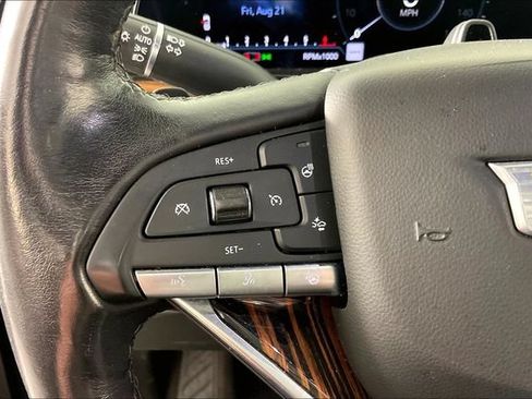 Used 2023 Cadillac Escalade Premium Luxury RWD image 9
