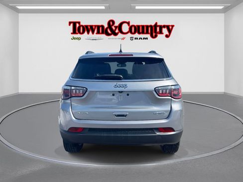 Certified 2019 Jeep Compass Latitude AWD/4WD image 8
