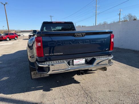 Used 2022 Chevrolet Silverado 3500 LT w/ Convenience Package image 5